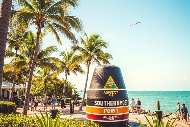 MIAMI : キーウェスト日帰りツアー（ボートオプション付き）