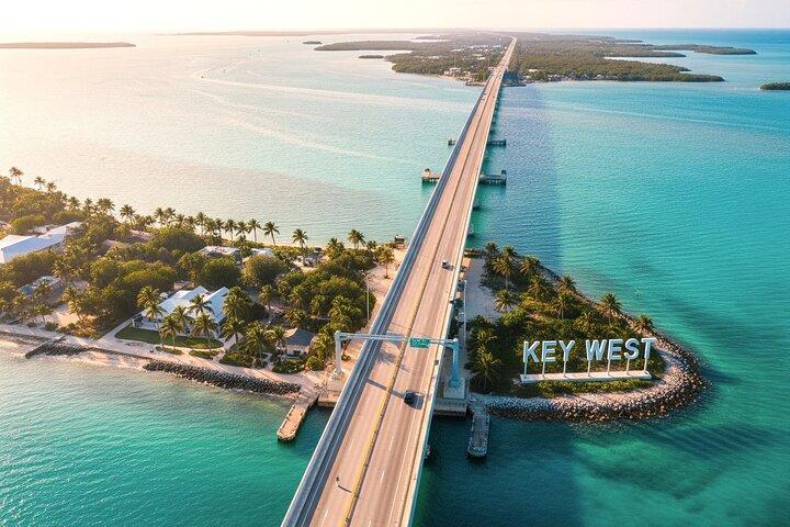 MIAMI : キーウェスト日帰りツアー（ボートオプション付き）