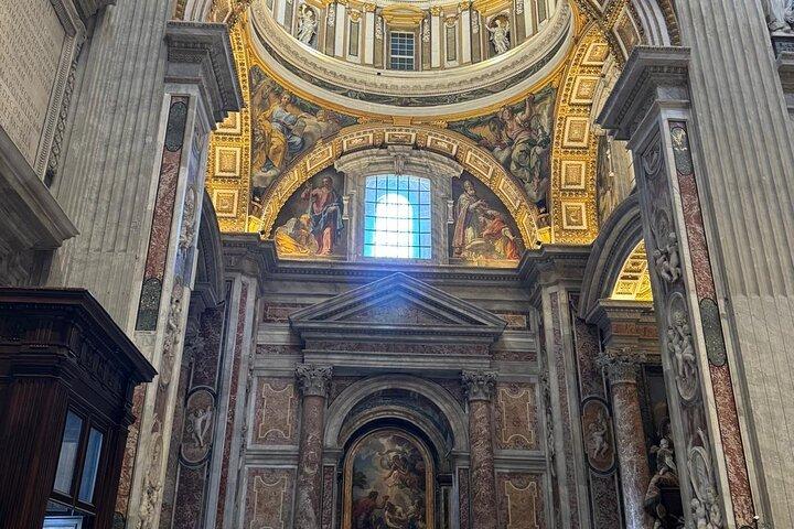 Tour a la Basílica de San Pedro y las Grutas con acceso a la cúpula