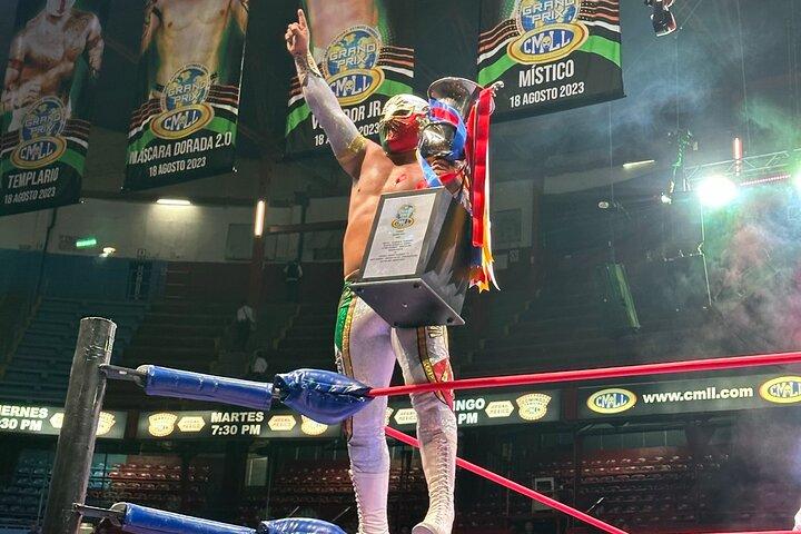 Lucha Libre VIP EN Front Row at Arena México