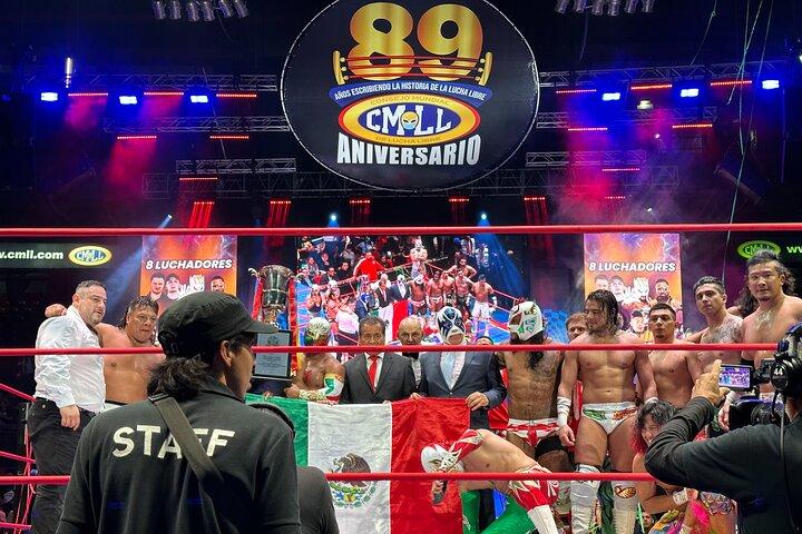 Lucha Libre VIP EN Front Row at Arena México