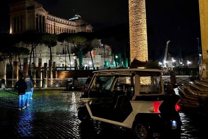 プロセッコと送迎付きのローマ夜景ゴルフカートツアー