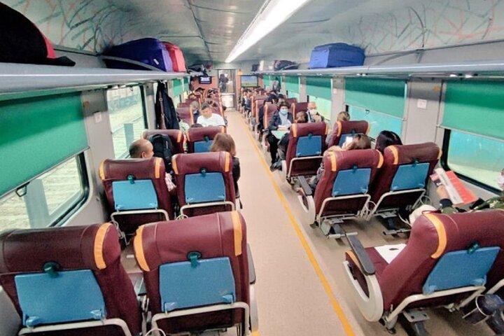 Delhi : Excursion d'une journée au Taj Mahal et à Agra en train Gatimaan à grande vitesse