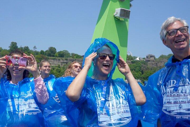 Niagara Falls Day and Night Combo plus Dinner & Feuerwerk