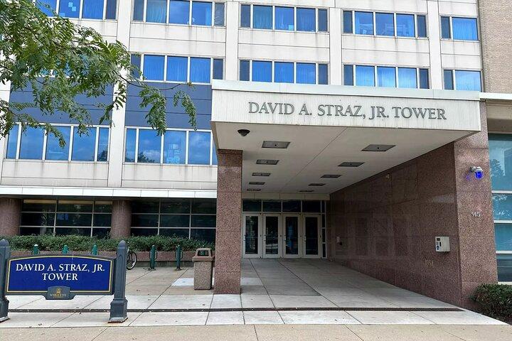 Hunting Histories: Um Tour de Áudio em Milwaukee's Wicked Westown
