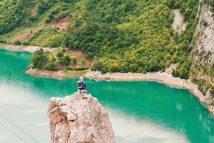 Bovilla Lake and Viewpoint Hike Aventura de meio dia a partir de Tirana