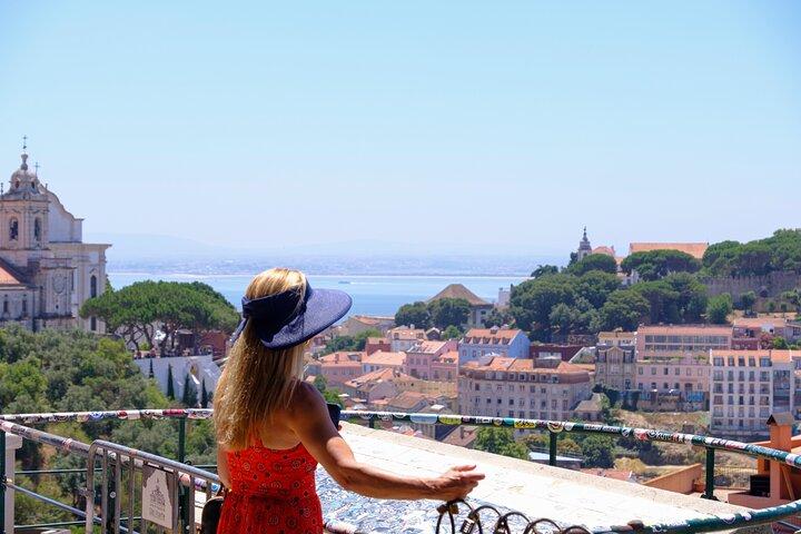 Lisbon Full Day Experience on сomfortable minivan