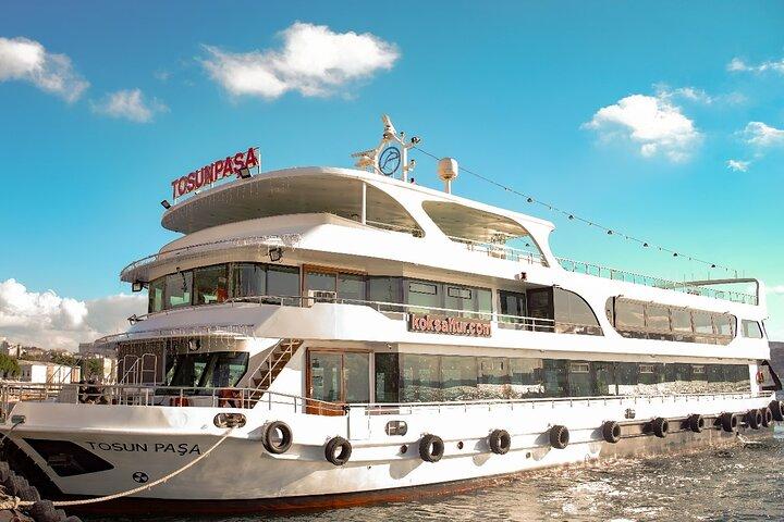 Budget avondcruise : diner, liveshows & feest