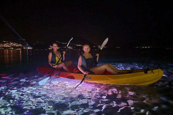 Budva: 2-timers "Night Lights" Kayak tur
