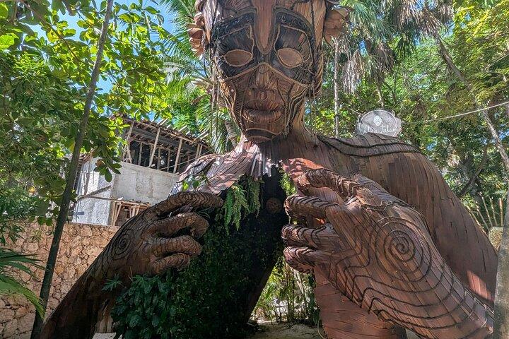 Tulum Instagramの巨大彫刻、Cenote AttikとAzulik Uh May