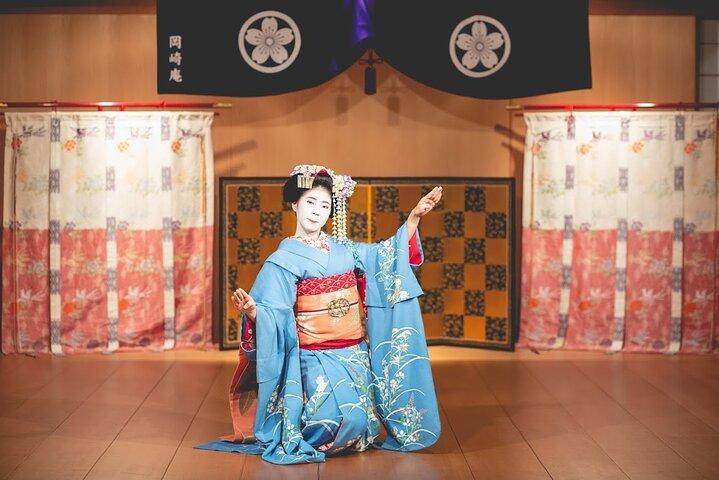 Kyoto: Eksklusiv geisha (maiko) show med middag, spil og åben bar