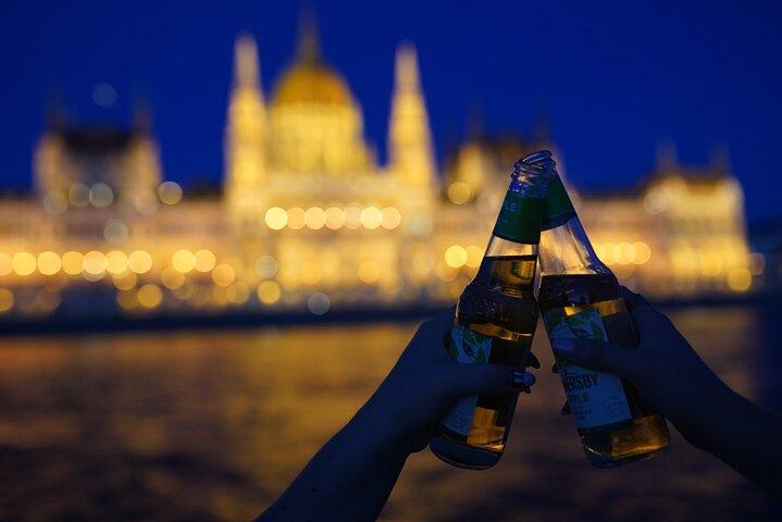 Budapeste : Night Cruise Guaranteed Assentos no Teto & BYOB