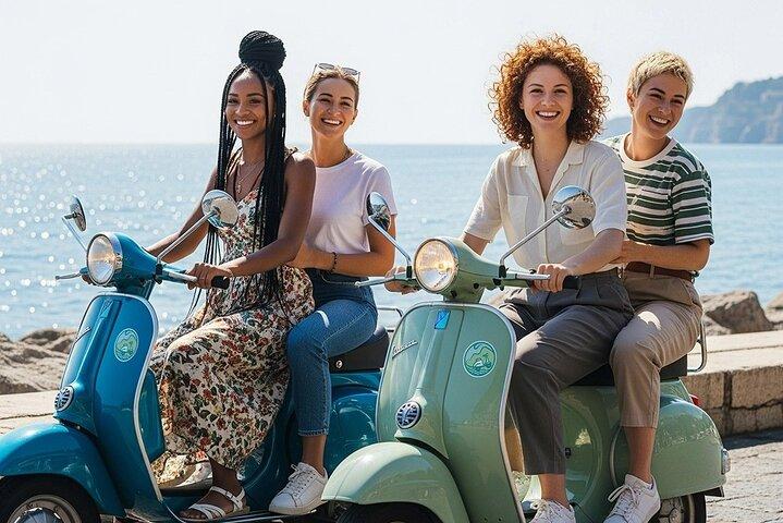 Excursão Vespa pela Costa Amalfitana com audioguia privada e autodirigida
