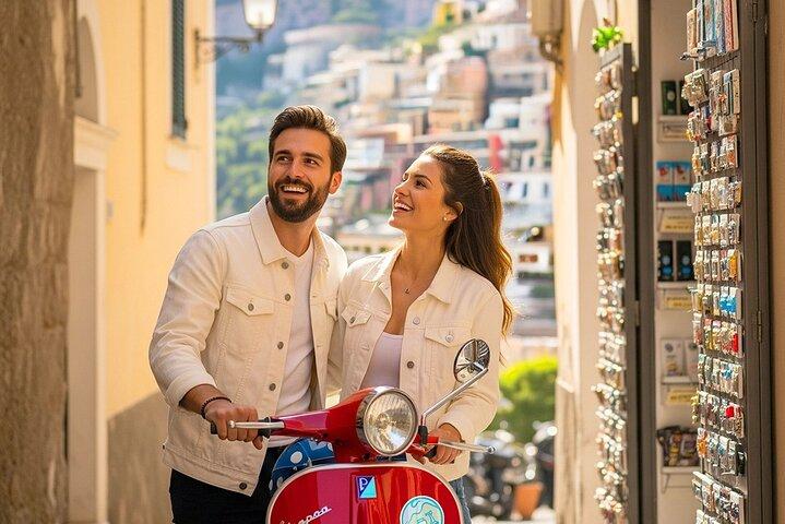 Tour privado de Vespa pela Costa Amalfitana com guia de áudio e motorista