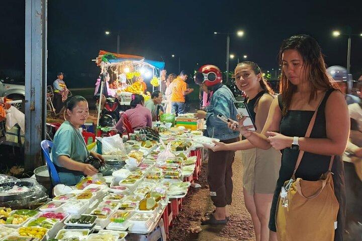 Tour nocturno de catas de comida en Siem Reap