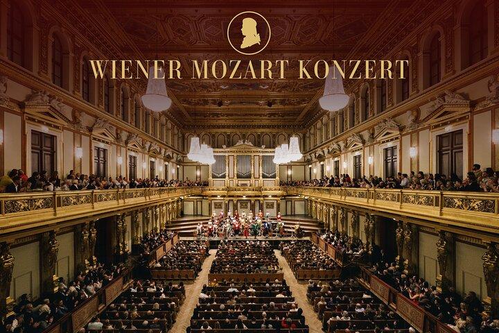 Concerto de Mozart em Trajes Históricos na Vienna State Opera House