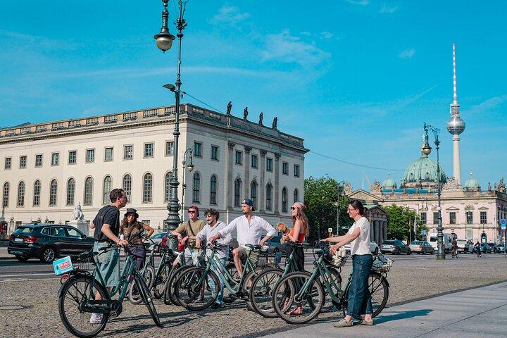 Berlim: Tour de bicicleta privativa guiada para explorar os destaques