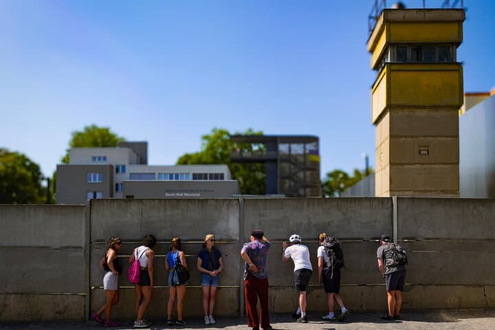 Berlin: Private Bike Tour of the Berlin Wall and Third Reich