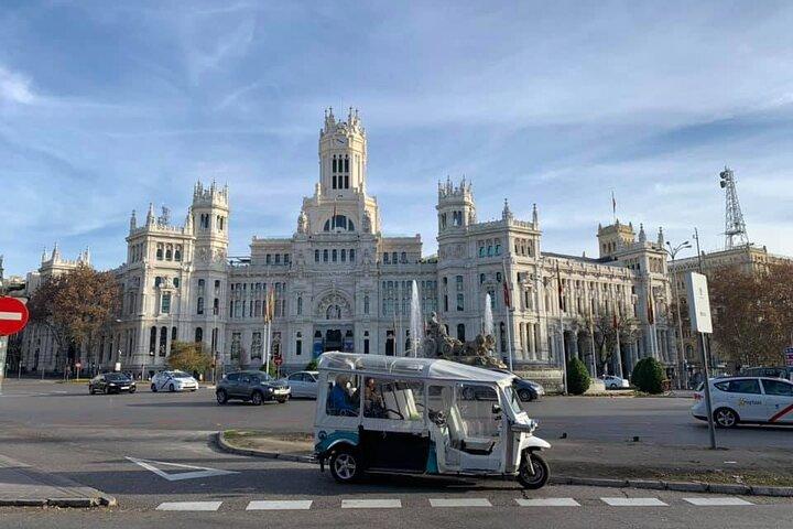 Recorrido por Madrid con Tuk Tuk para hasta 6 personas