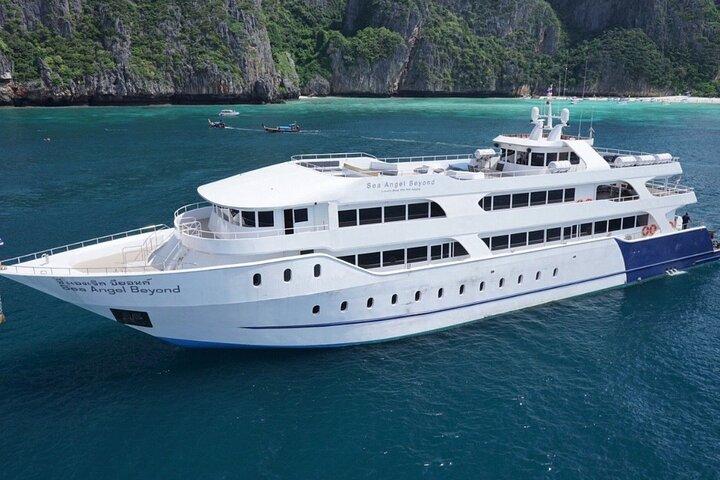 Excursión a las islas Phi Phi en barco grande de lujo desde Phuket