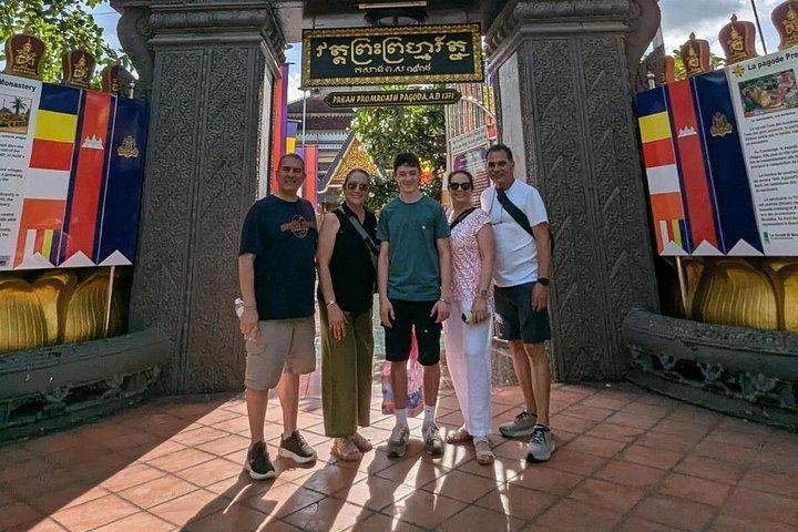 Siem Reap Walking Tour: Landmarks & Hidden Gems
