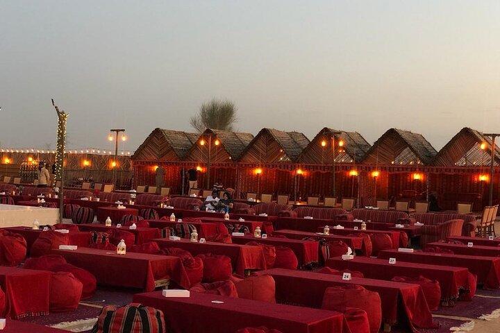 Dîner dans le désert avec spectacle traditionnel et activités facultatives