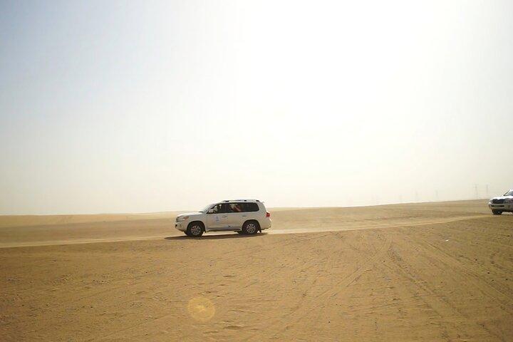Cave Dahl Al Misfir e dunas de areia cantora do Qatar