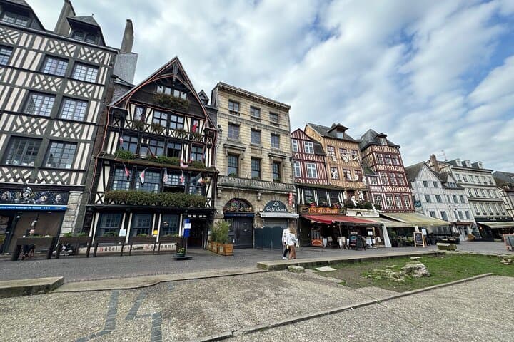 Day Trip from Paris to Rouen Guided Tour with Lunch