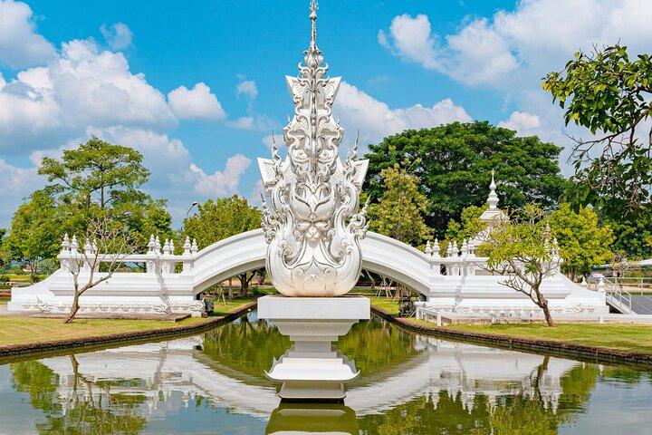 チェンライツアー：温泉、寺院、ゴールデントライアングル＆ヒルトライブ