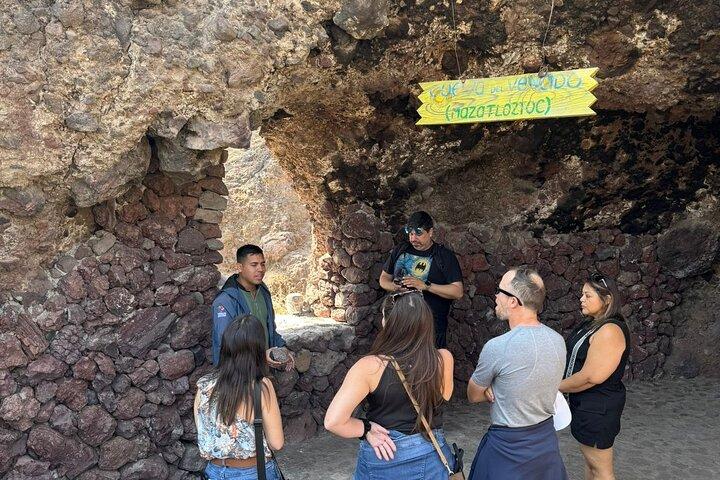 Guided tour EN Teotihuacan - Breakfast EN cave-round transport