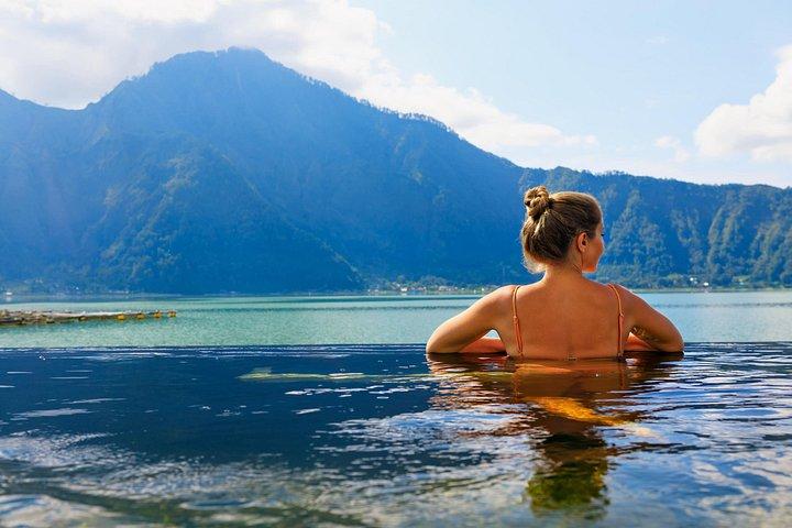 バリ島4日間ツアー：文化的なスバック・グリャン＆風光明媚なキンタマーニ旅行