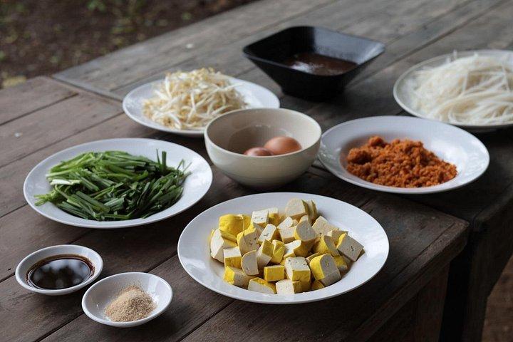 料理教室と竹筏ラフティング付きチェンマイ象ツアー