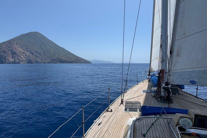 Vela and Wine Experience a Vulcano Isole Eolie