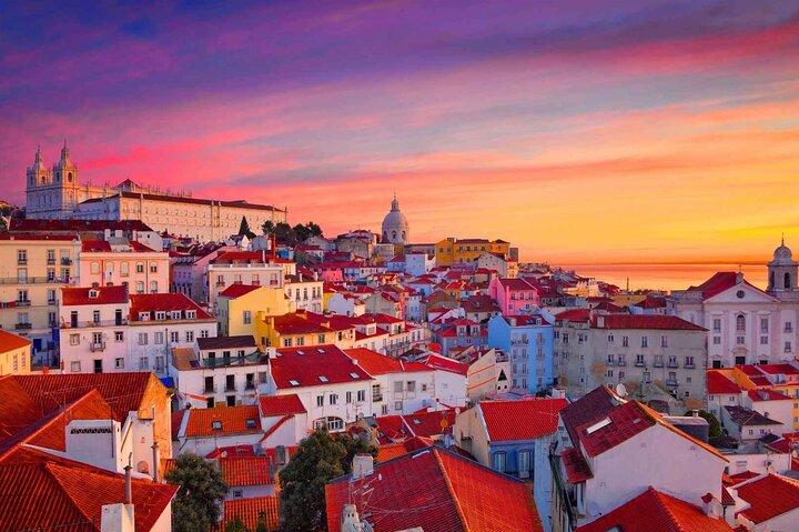 TOP Lisbon : Private Guided Tour with your mobile