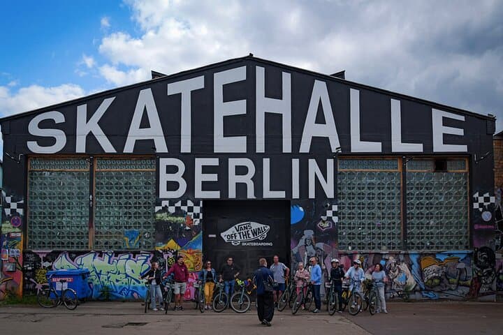 Berlin: School Classe - the Alternative Kreuzberg on a Bike Tour