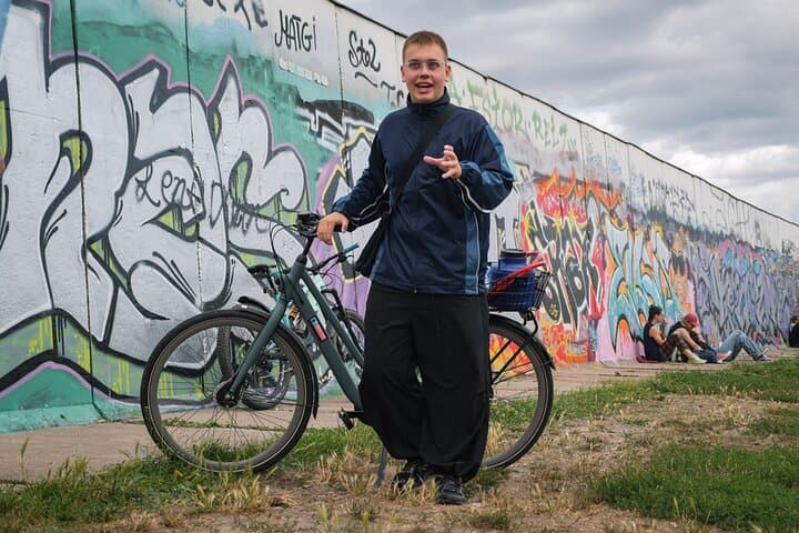Berlin: School Classe - the Alternative Kreuzberg on a Bike Tour