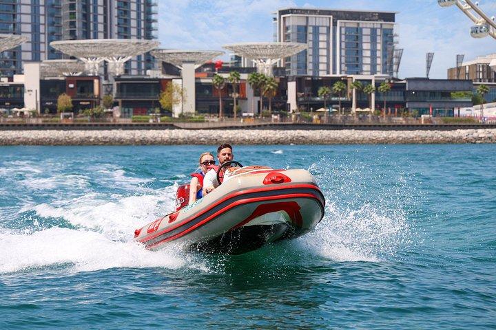 ドバイのセルフドライブボートツアー：JBR、アトランティス、ブルジュ・アル・アラブ