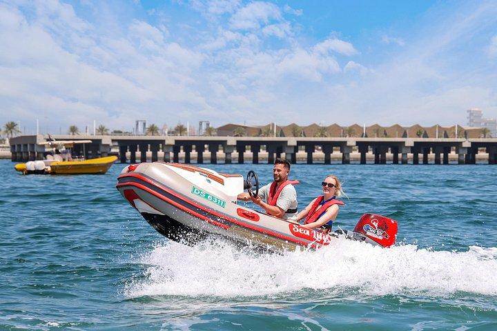 ドバイのセルフドライブボートツアー：JBR、アトランティス、ブルジュ・アル・アラブ