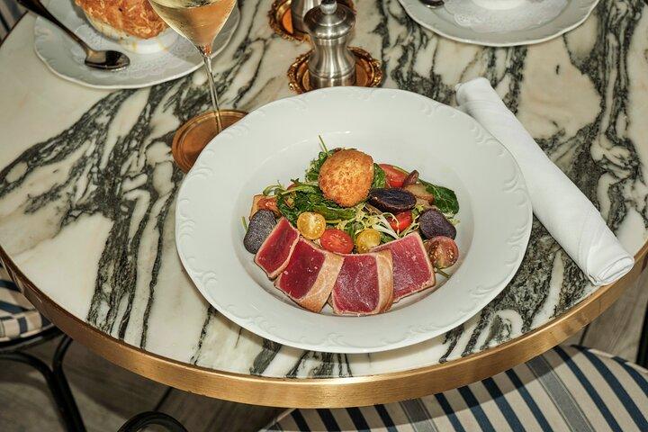 Pariser Abendessen Schritte vom Central Park und Times Square