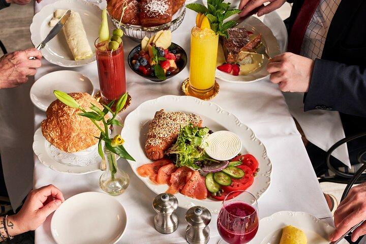 Pariser Abendessen Schritte vom Central Park und Times Square