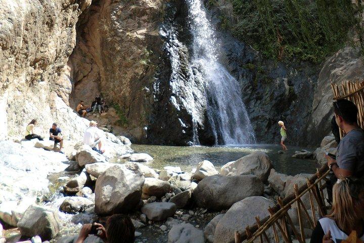 マラケシュからウーリカ渓谷への日帰り旅行ウーリカ渓谷への日帰り旅行