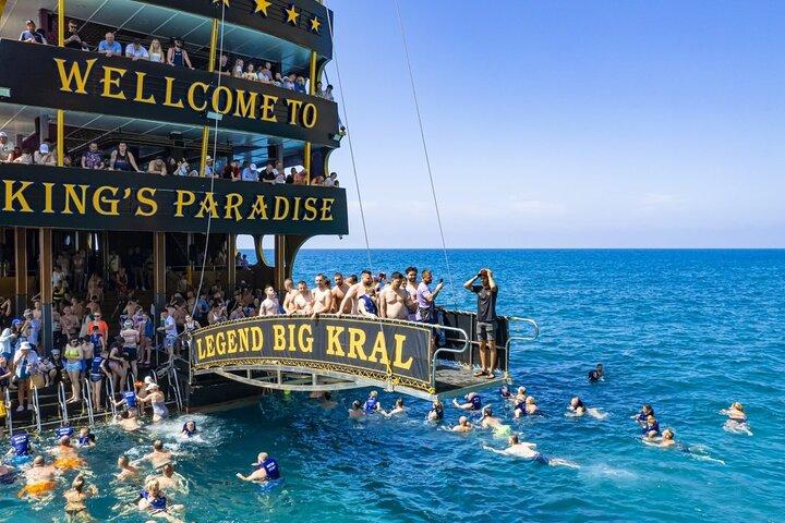 ラストキングアランヤ海賊船旅-無料ドリンク、アルコール付き