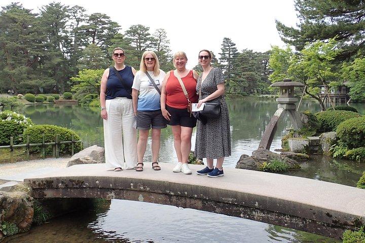 Kanazawa Tour & Geisha Tea Performance with Licensed Guide
