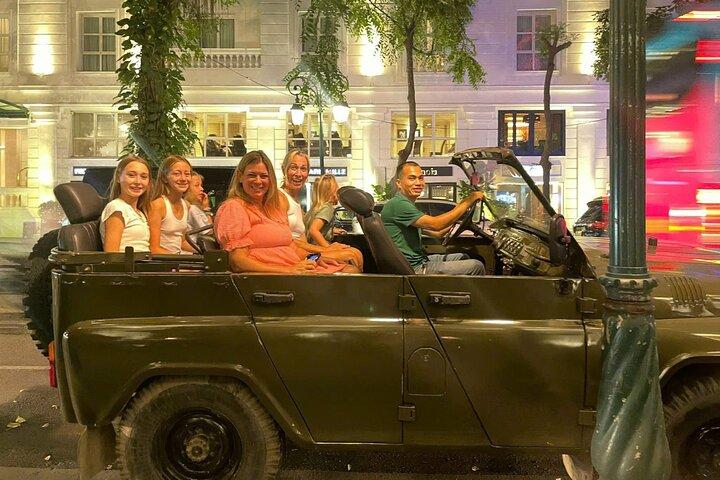 Hanoi bij nacht Street Food Tour door Army Open Air Jeep