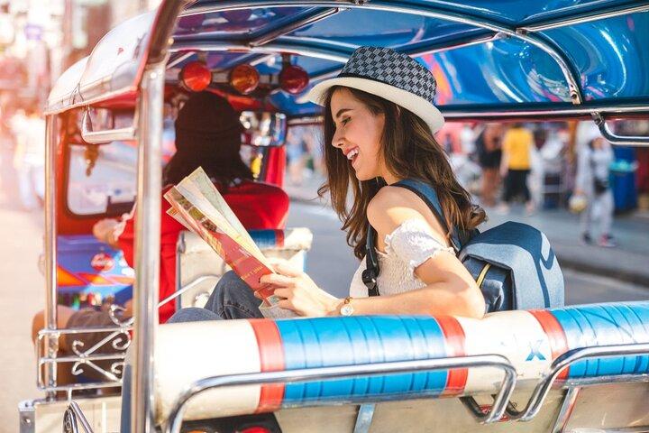 Bangkok Night Tuk Tuk Tour: Markeder, templer og lokalt køkken