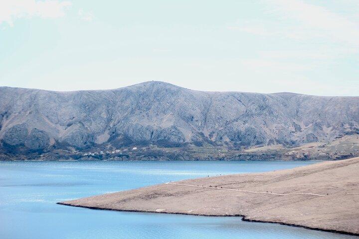 Tour privado: Senderismo en la isla de Pag y paseo por la ciudad