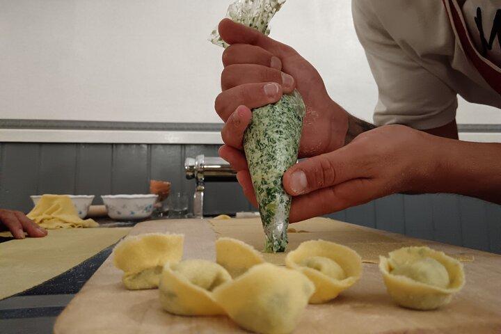 Florence: BEST Pasta Cooking Class: "SING & FUN" _NO BORING CLASS