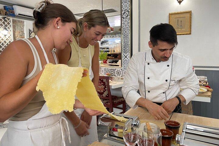 Florence : BEST Pasta Cooking Class :"SING & FUN" _NO BORING CLASS