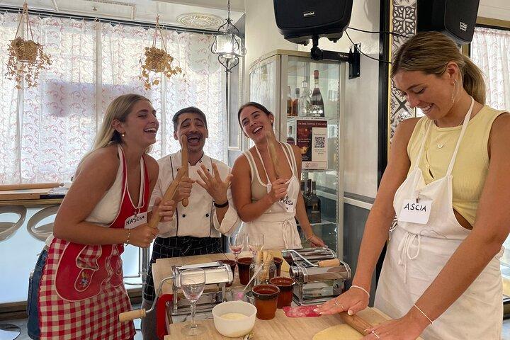 Florence: BEST Pasta Cooking Class: "SING & FUN" _NO BORING CLASS