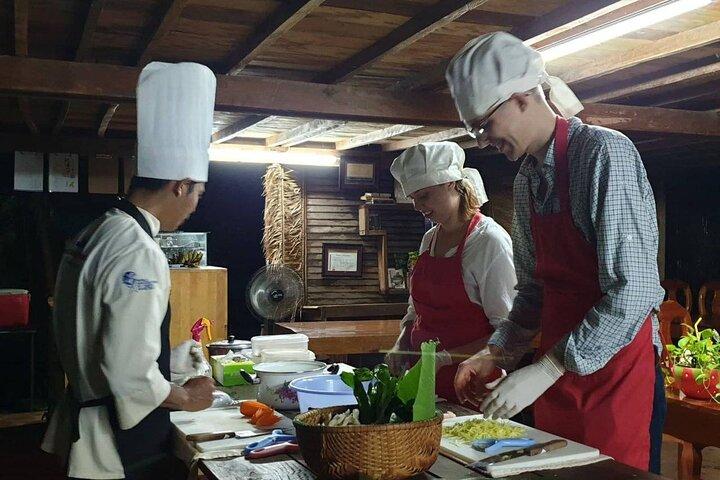Battambang : Cours de cuisine et tournée des marchés